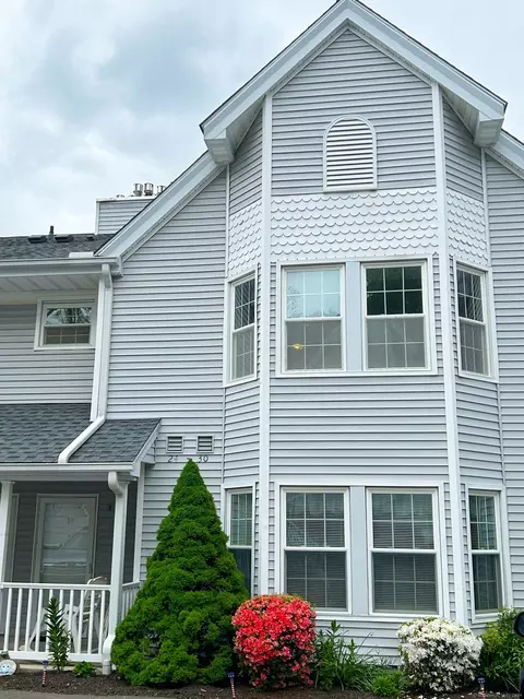 30 Woodhill Rd #30, Milford, CT 06461