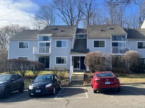 9 Brookwood Dr #B, Rocky Hill, CT 06067