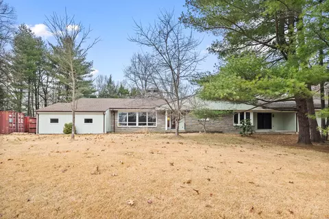 46 Cedar Ridge Dr, Farmington, CT 06032