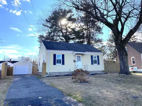 31 Millbrook Dr, East Hartford, CT 06118