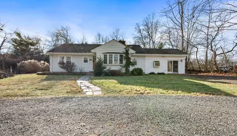 287 Cook Hill Rd, Wallingford, CT 06492