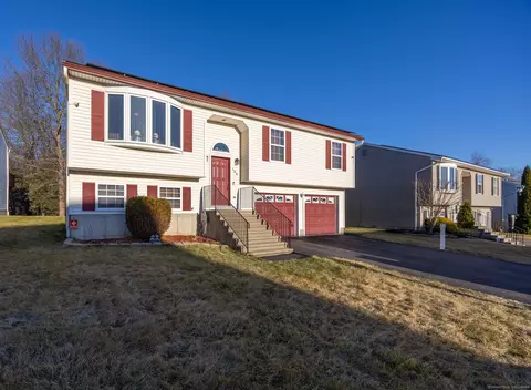 108 Laurie Pl, Waterbury, CT 06704