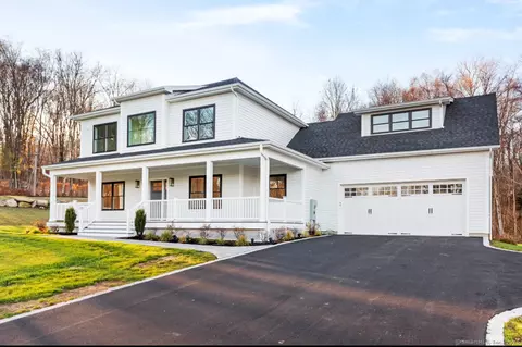 106 Seymour Rd, Woodbridge, CT 06525