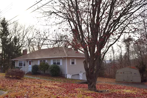 3 Dells Rd, Ansonia, CT 06401