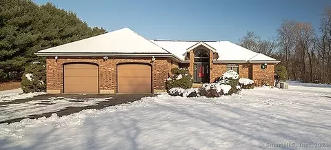 66 Falls Rd, Bethany, CT 06524