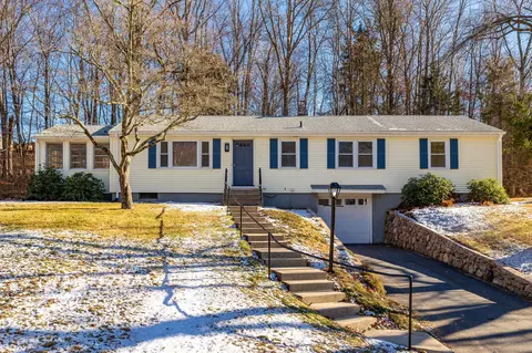 354 Kenwood Ave, Hamden, CT 06518
