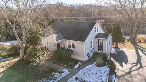 153 Fort Shantok Rd, Uncasville, CT 06382