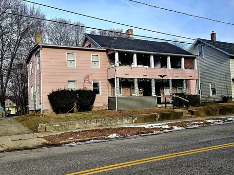 403 Pleasant St, Windham, CT 06226