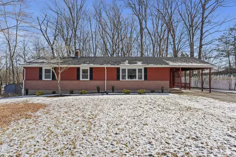 10 Ridgetop Rd, Wallingford, CT 06492