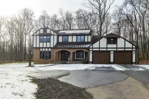 437 Mount Sanford Rd, Cheshire, CT 06410