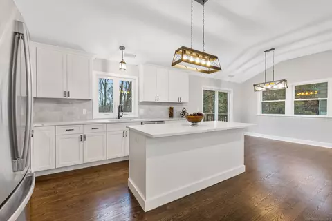 99 Candlewood Lake Rd N, New Milford, CT 06776