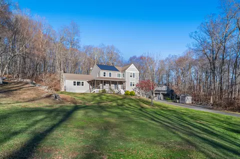 62 Robin Hill Rd, Newtown, CT 06470