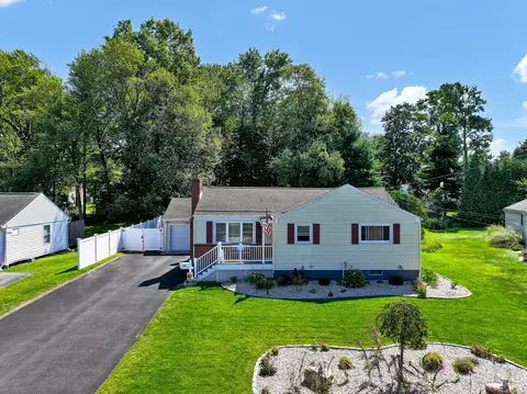 72 Bond St, Wethersfield, CT 06109