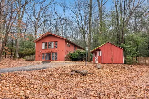 1230 Copperhill Rd, Suffield, CT 06093