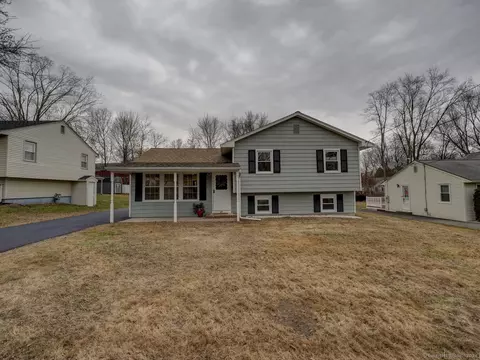 40 Lupine St, Wallingford, CT 06492