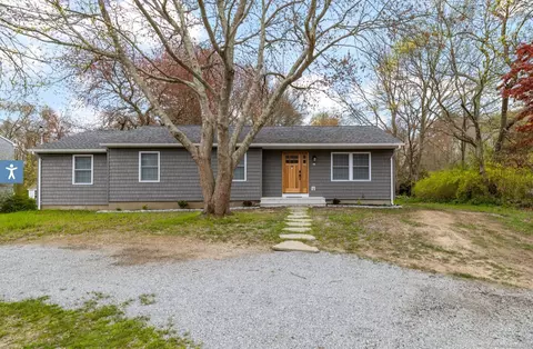 20 Quarry Rd, Waterford, CT 06385