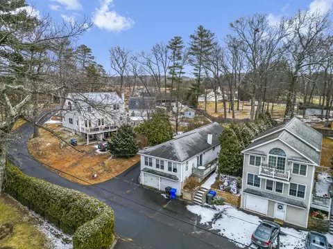 382 Halladay Dr, Suffield, CT 06093