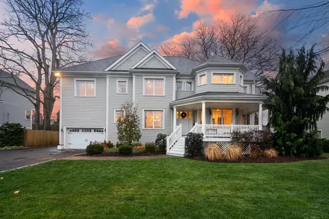 117 Carlynn Dr, Fairfield, CT 06824