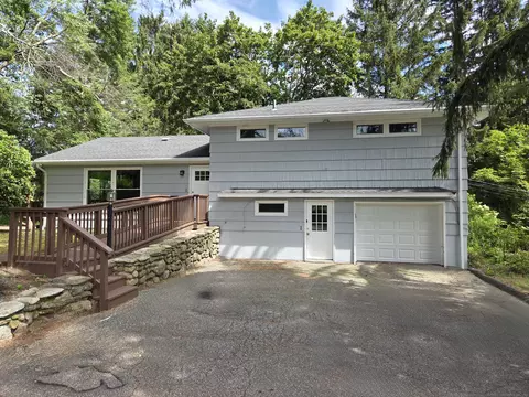 2 Andrea Ave, Wolcott, CT 06716