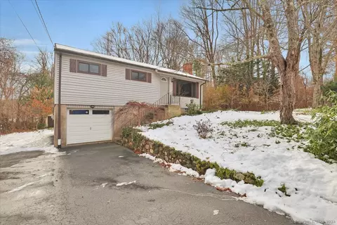 18 Carolyn Dr, Hebron, CT 06248
