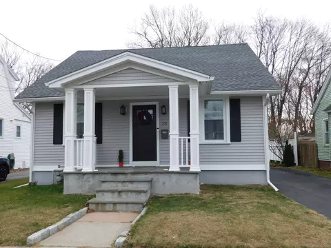 25 Deerfield St, East Haven, CT 06512