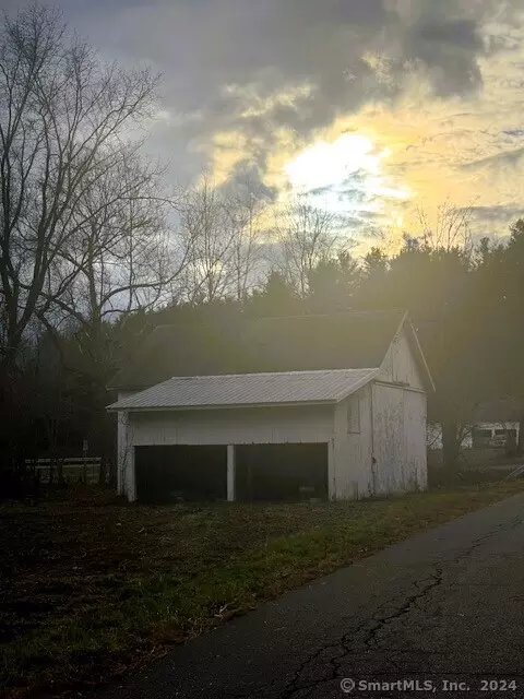 Freeman Road, Middletown, CT 06457