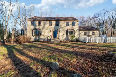 49 Orchard Hill Rd, Newtown, CT 06470