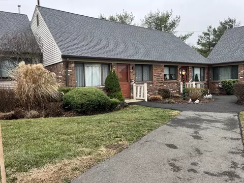 42 Dannys Way #42, Wallingford, CT 06492