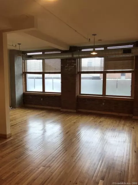 325 Lafayette St #8106, Bridgeport, CT 06604