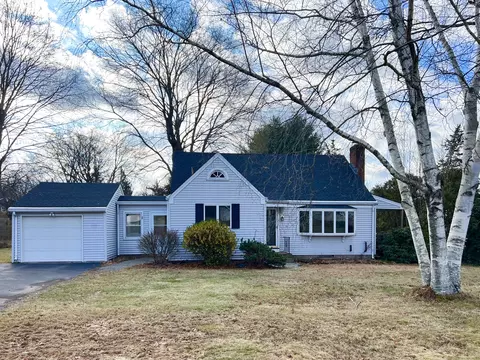 111 Reservoir Rd, Middletown, CT 06457