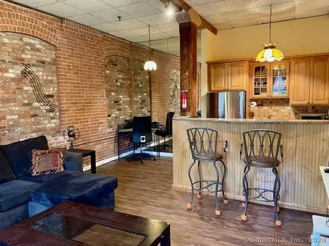 222 Williams St E #124, Glastonbury, CT 06033