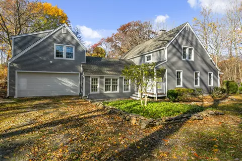 149 Chestnut Ridge Rd, Bethel, CT 06801