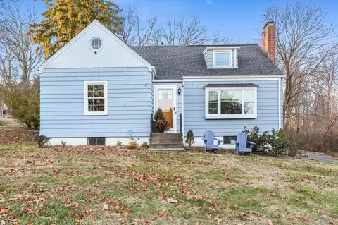160 Grandview Rd, Fairfield, CT 06825