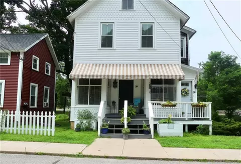 72 Main St, Essex, CT 06442