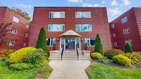 30 Outlook Ave #108, West Hartford, CT 06119