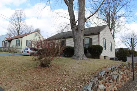 83 Morningside Dr E, Bristol, CT 06010