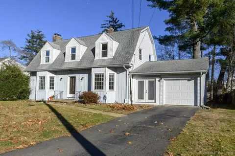 46 Beleden Gardens Dr, Bristol, CT 06010