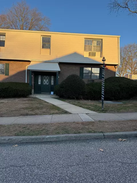 28 Enid St #B, Bridgeport, CT 06606