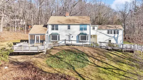 95 W Mountain Rd, Canton, CT 06019