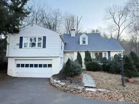 58 Mountain Spring Rd, Farmington, CT 06032