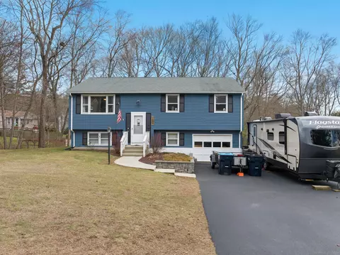 122 David Cir, Putnam, CT 06260