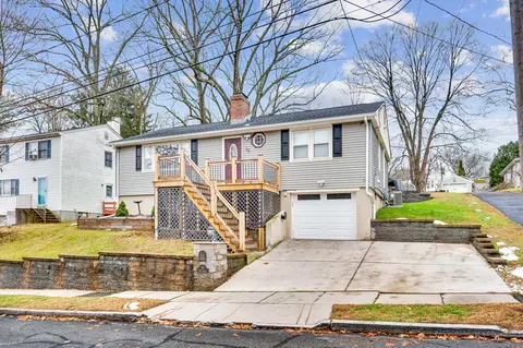 60 Vale Ave, Meriden, CT 06451