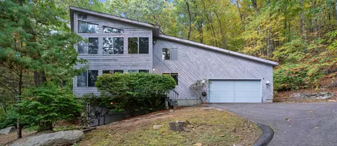 52 Mountain View Rd, Glastonbury, CT 06033