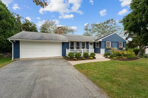 5 Benjamin Rd, Mystic, CT 06355