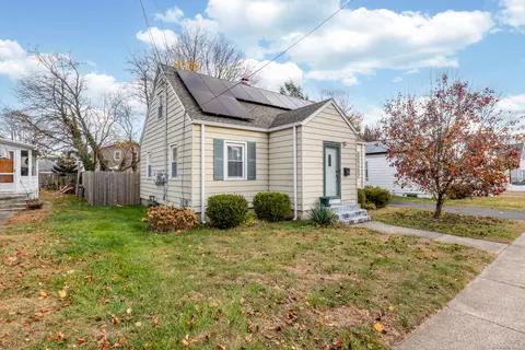 21 Burke St, Hamden, CT 06514