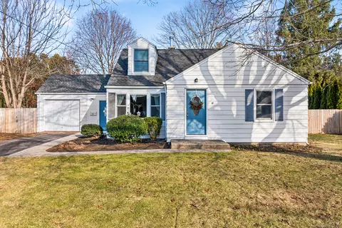21 Sycamore Rd, Norwich, CT 06360