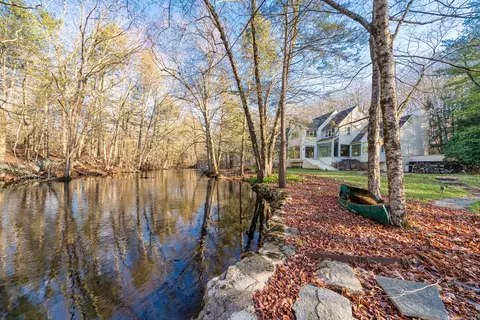 100 Newtown Tpke, Weston, CT 06883