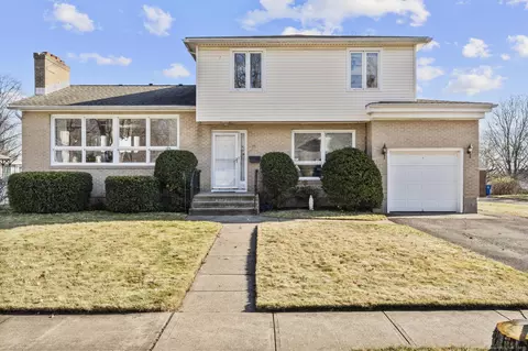 39 Hopkins Dr, New Haven, CT 06512