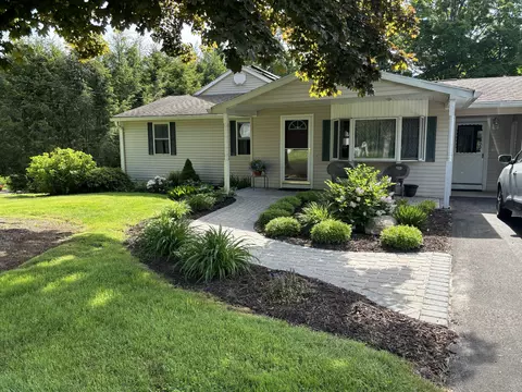 44 Birchwood Rd, Seymour, CT 06483