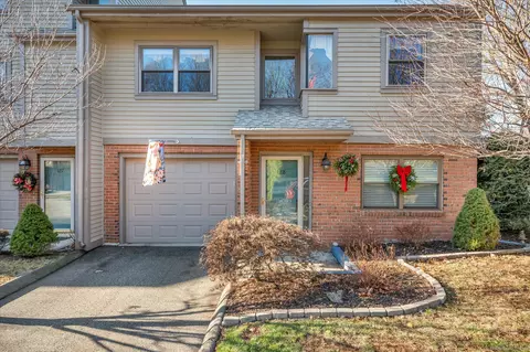 128 Metacomet Dr #128, Meriden, CT 06450